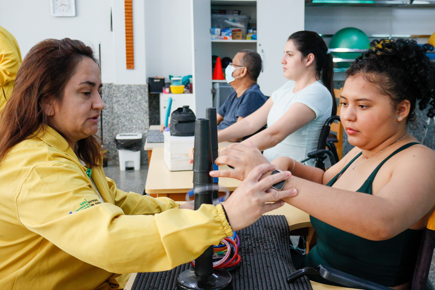 Equipe multiprofissional conta com fisiatra, fisioterapeuta, fonoaudiólogo, terapeuta ocupacional, profissional de educação física, psicólogo, nutricionista e mais.jpg